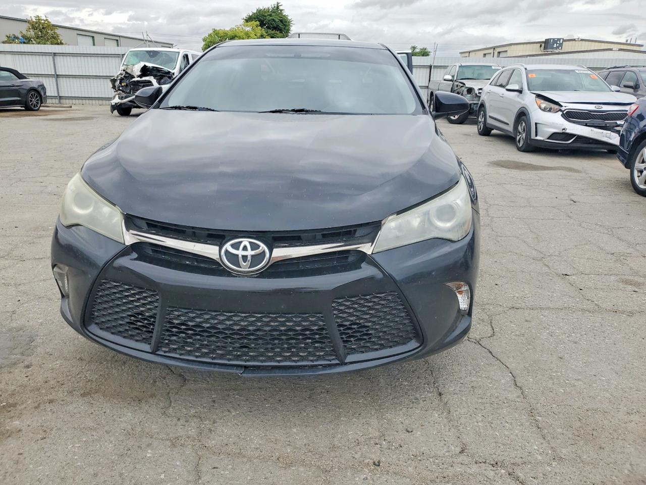 2016 TOYOTA CAMRY SE photo 5