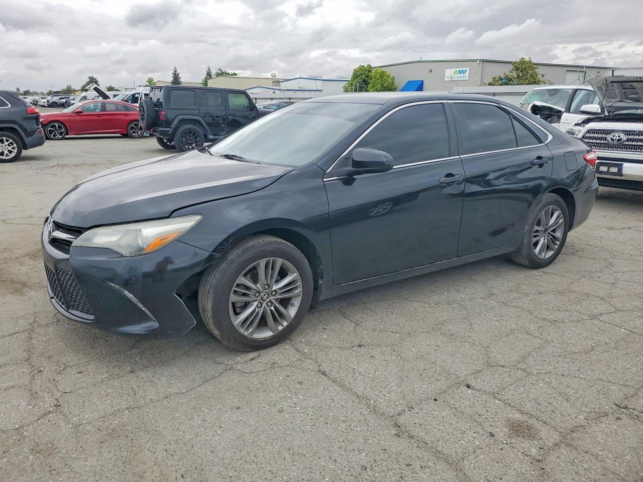 2016 TOYOTA CAMRY
