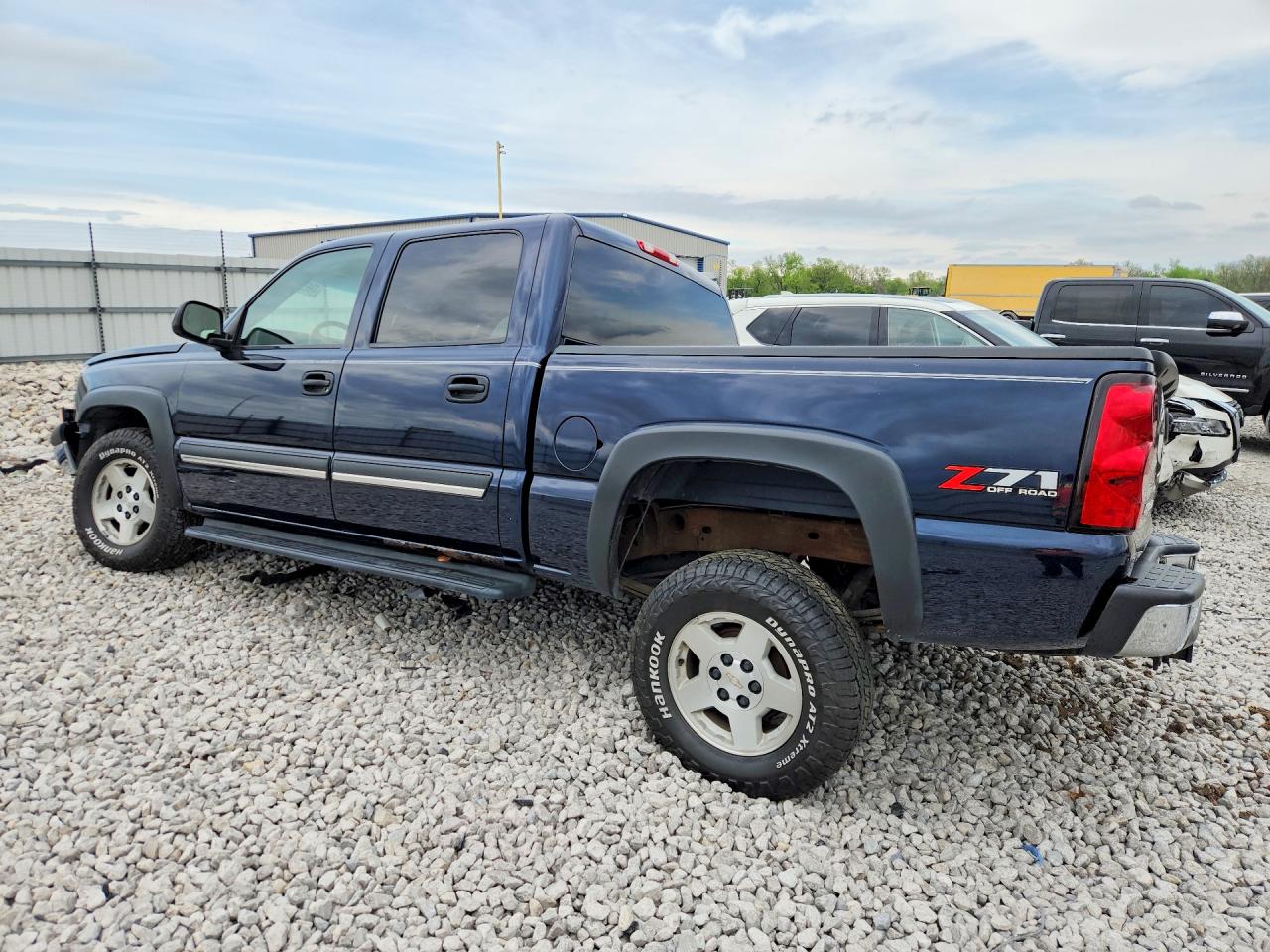2005 CHEVROLET SILVERADO K1500 photo 3