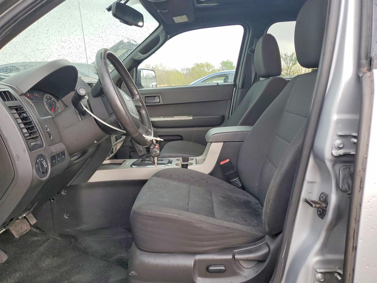2011 FORD ESCAPE XLT photo 13