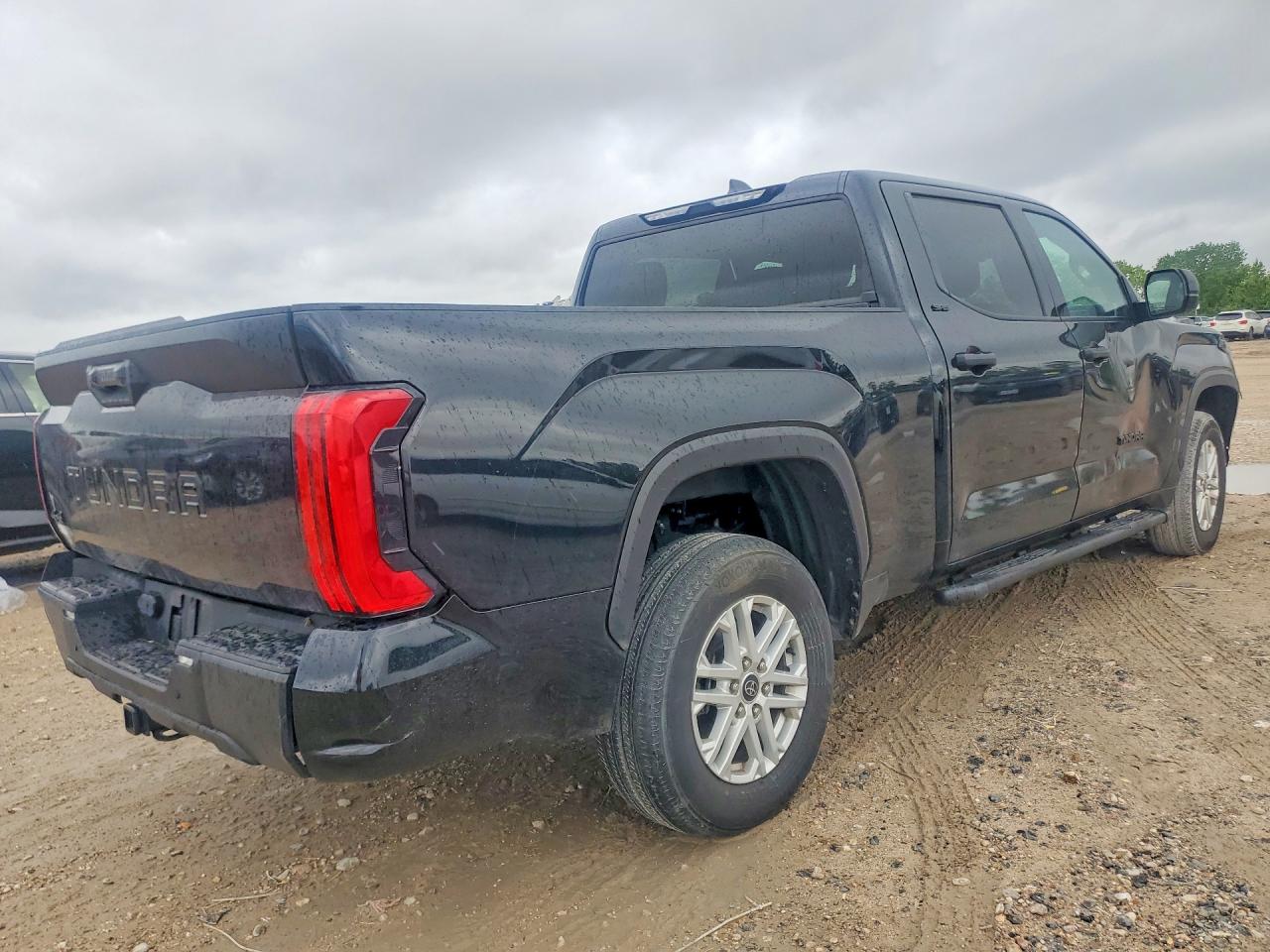 2024 TOYOTA TUNDRA CREWMAX SR5 photo 3