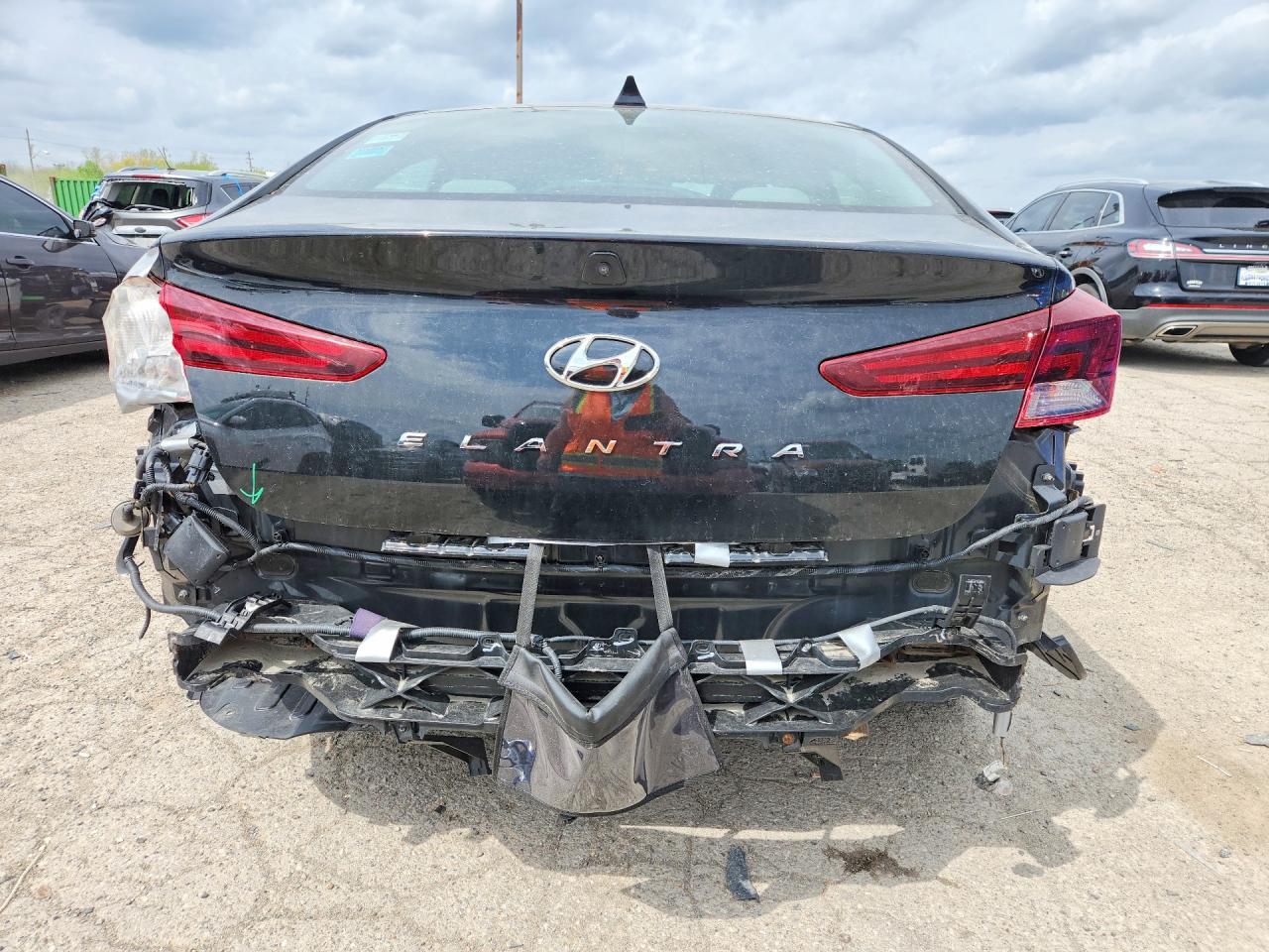 2020 HYUNDAI ELANTRA SEL photo 16