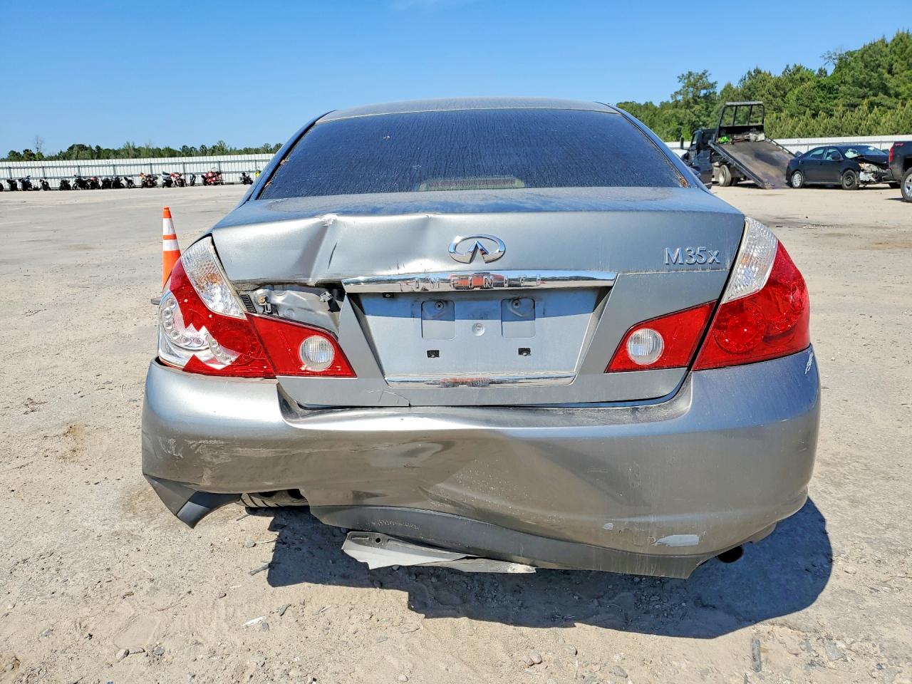 2006 INFINITI M35 BASE photo 11