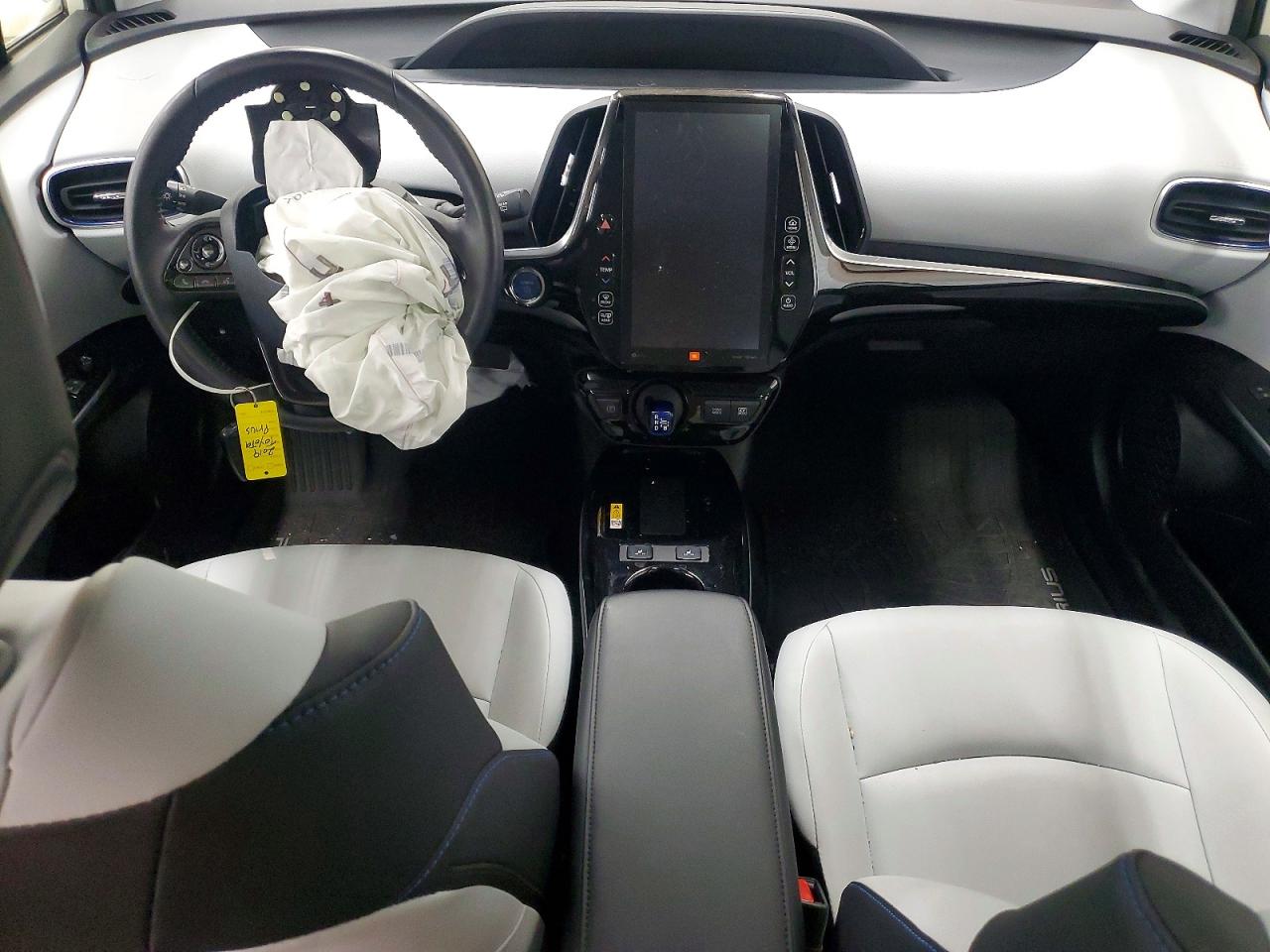 2019 TOYOTA PRIUS photo 15