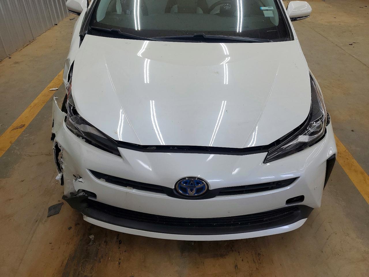 2019 TOYOTA PRIUS photo 21