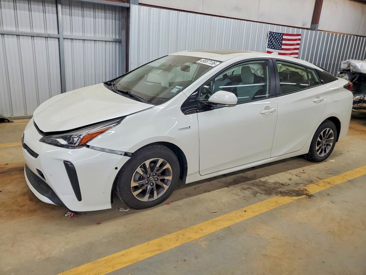 2019 TOYOTA PRIUS