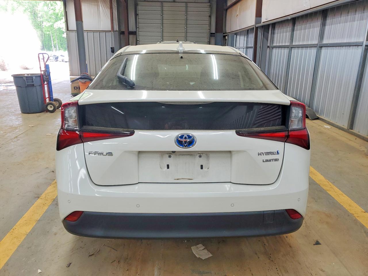 2019 TOYOTA PRIUS photo 11