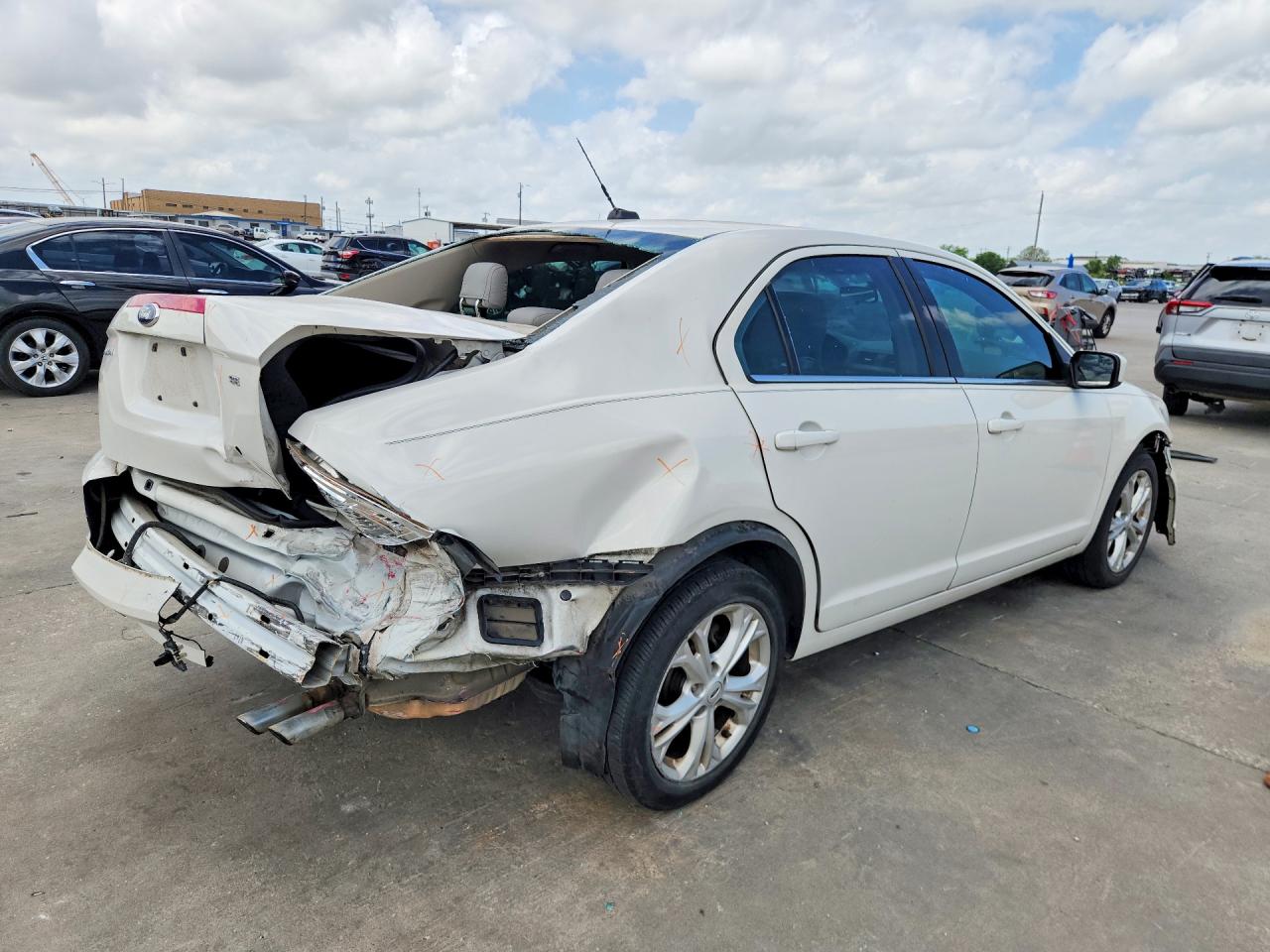 2012 FORD FUSION SE photo 5