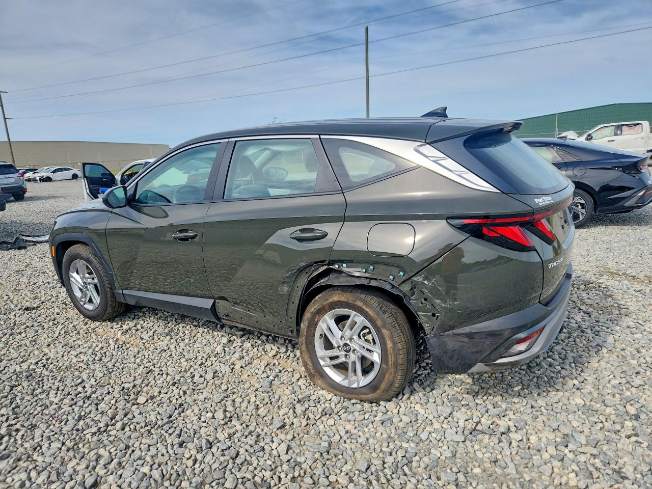 2025 HYUNDAI TUCSON SE photo 3