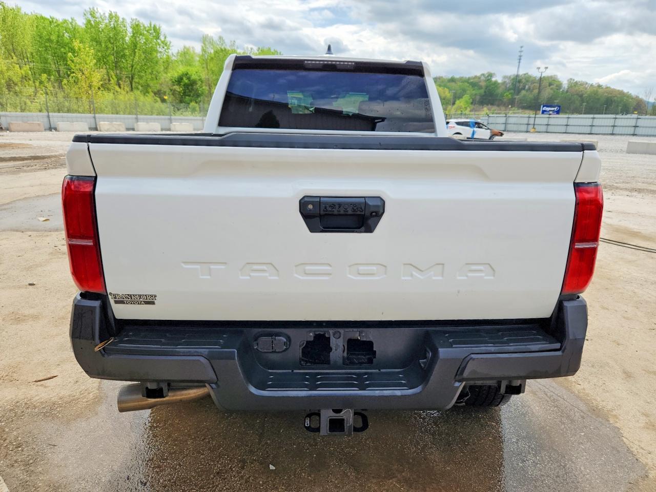 2024 TOYOTA TACOMA SR photo 11