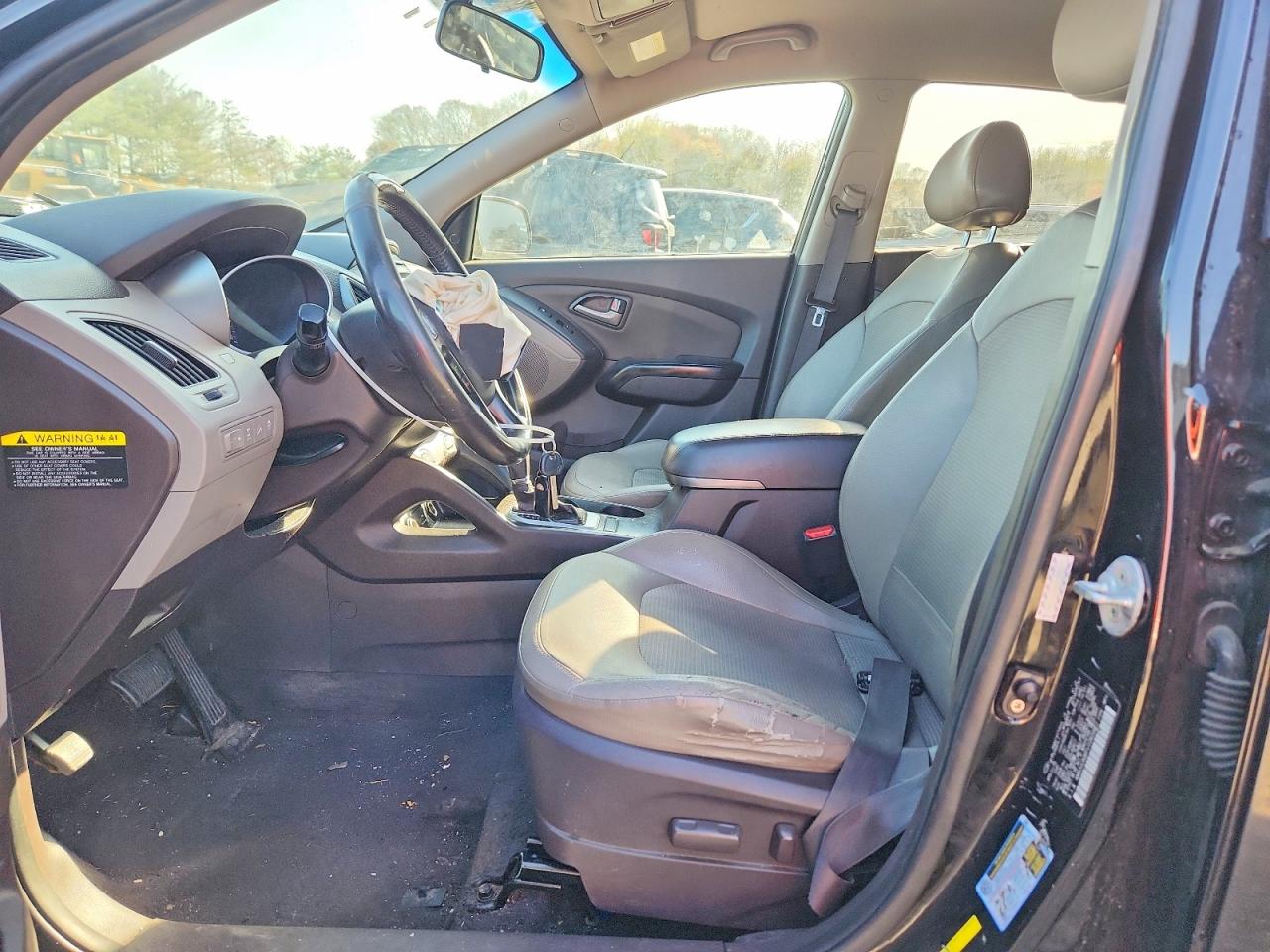 2015 HYUNDAI TUCSON SE photo 13