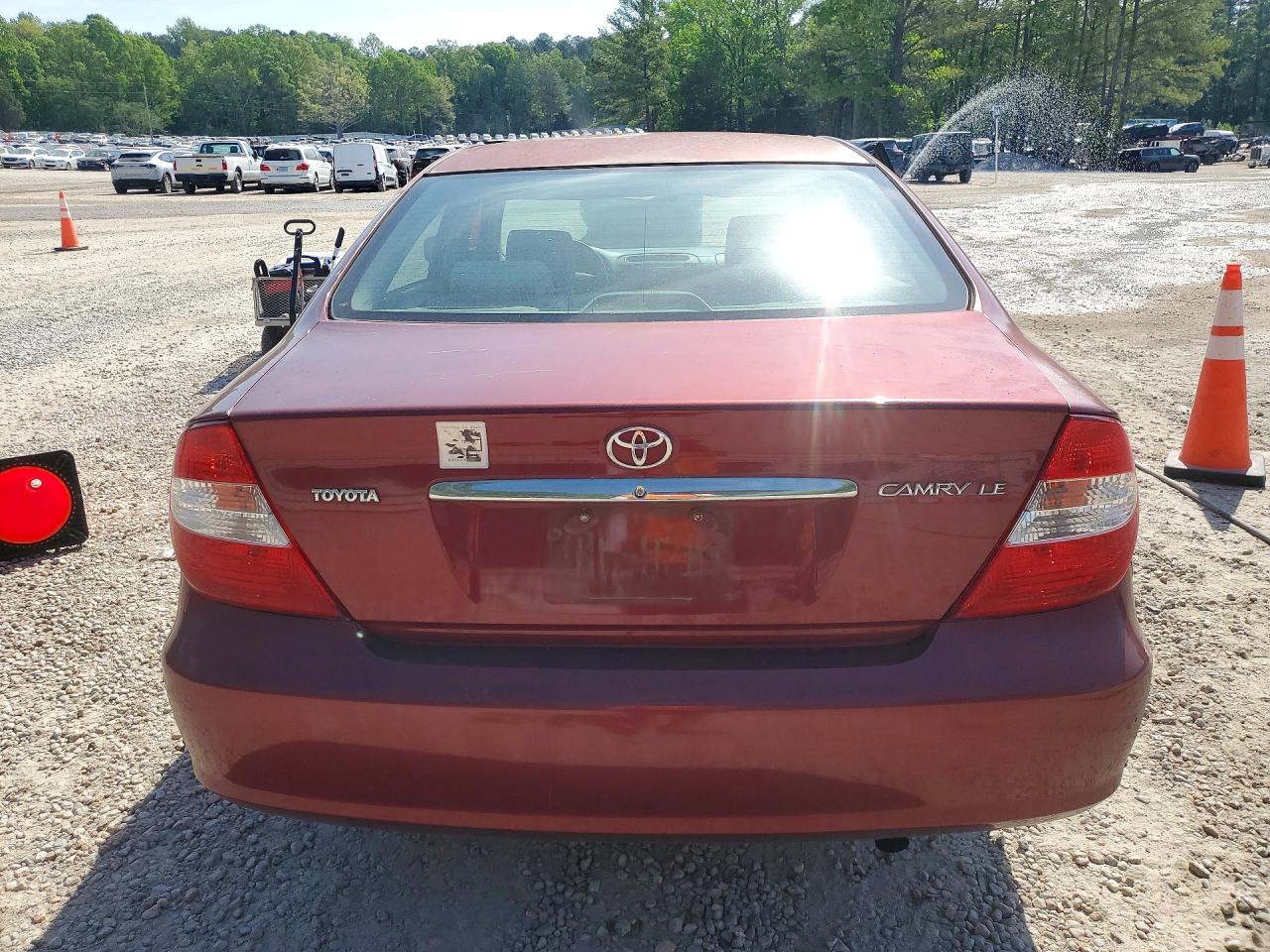 2002 TOYOTA CAMRY LE photo 11