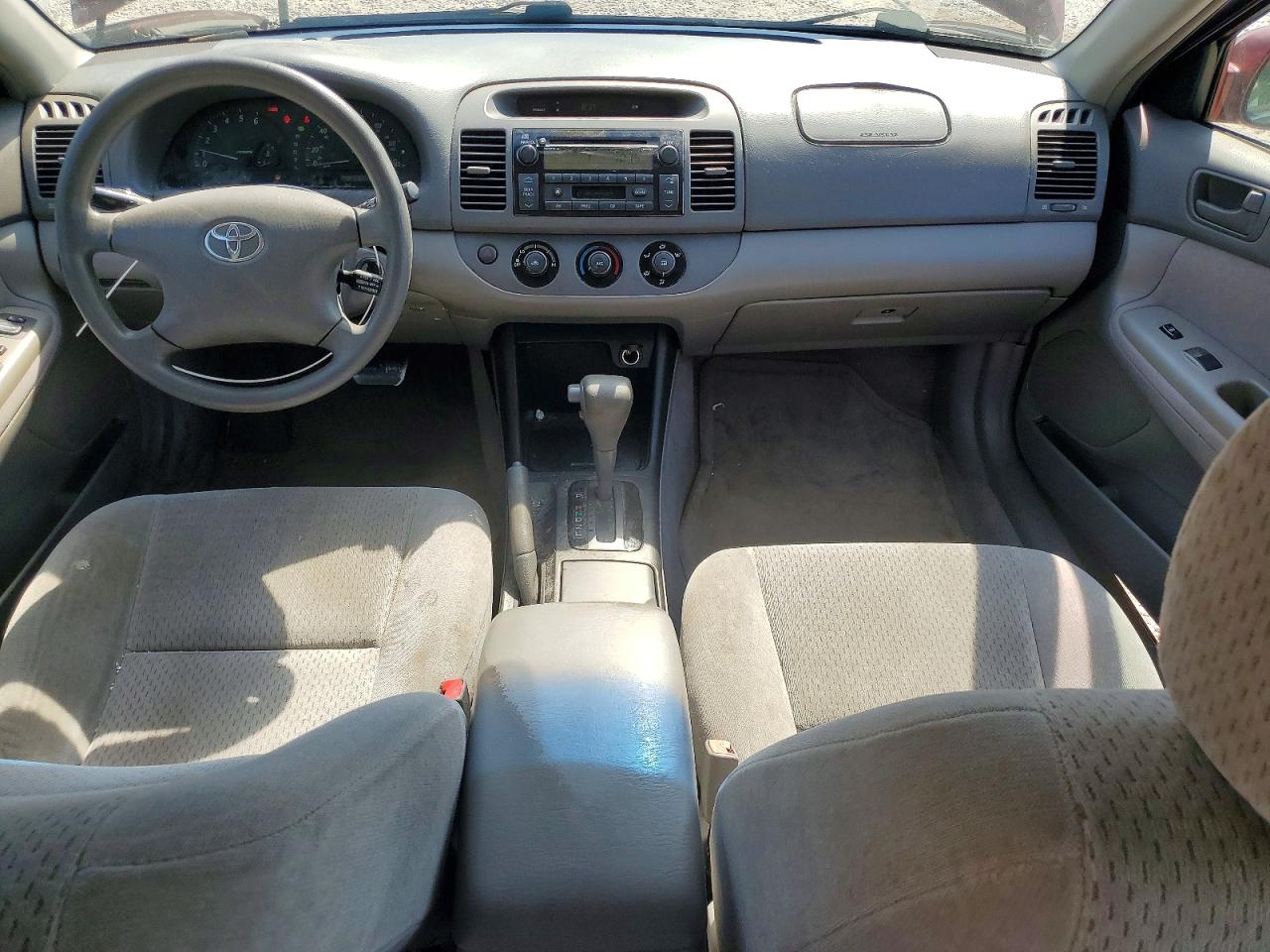 2002 TOYOTA CAMRY LE photo 15