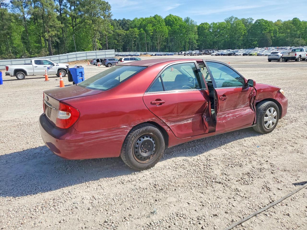 2002 TOYOTA CAMRY LE photo 5