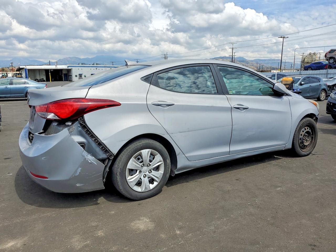 2016 HYUNDAI ELANTRA SE photo 7