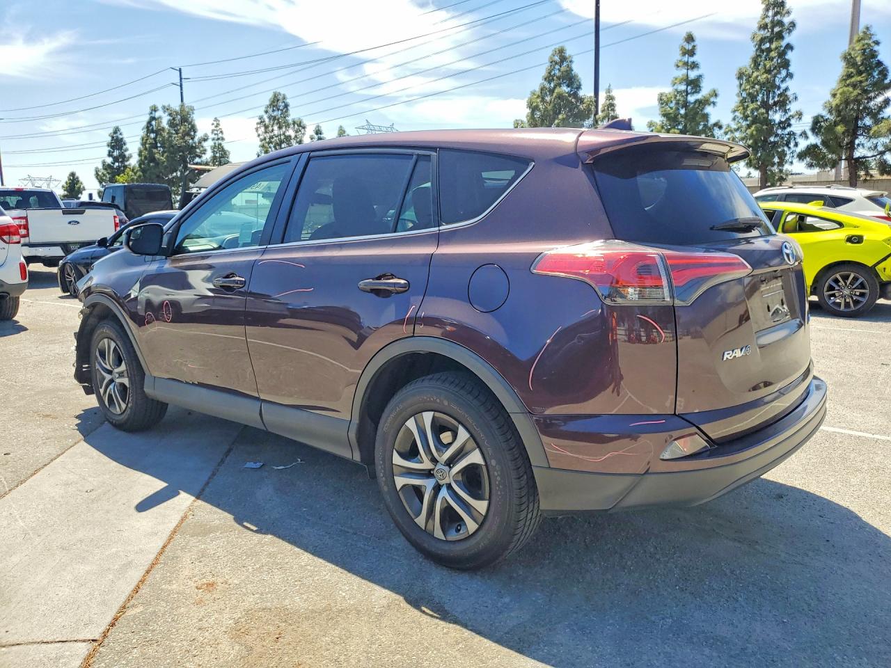 2018 TOYOTA RAV4 LE photo 3