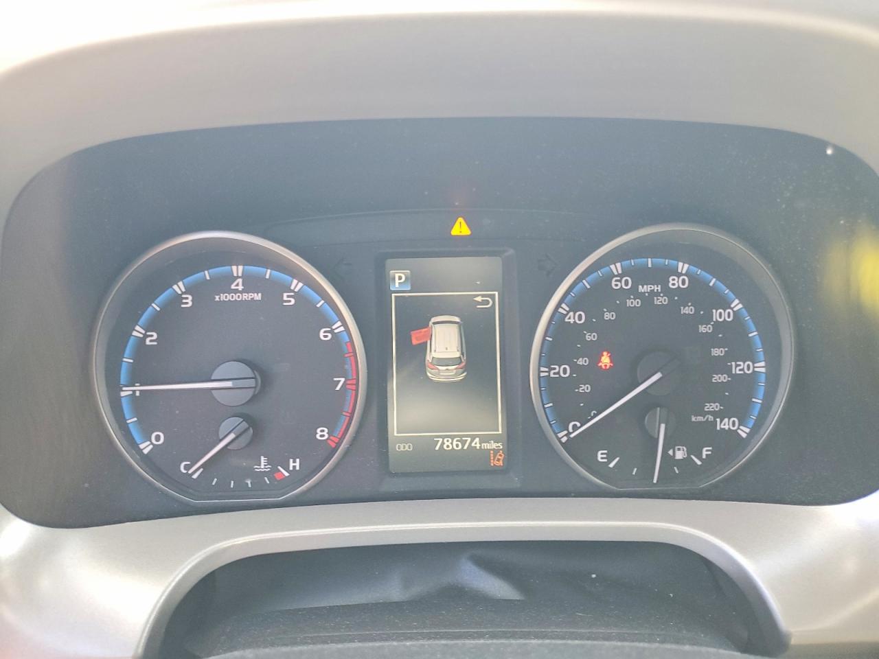 2018 TOYOTA RAV4 LE photo 17