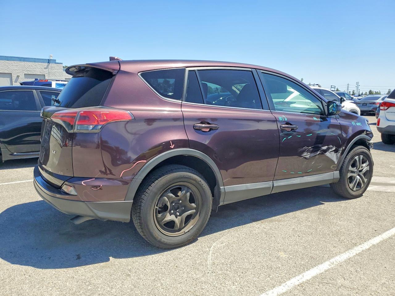 2018 TOYOTA RAV4 LE photo 5