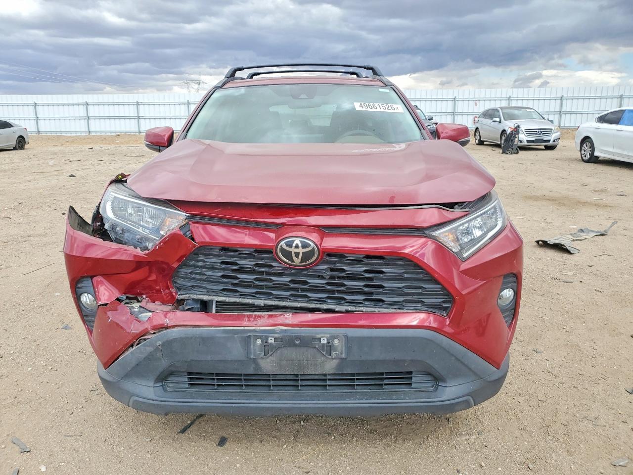 2021 TOYOTA RAV4 XLE photo 13
