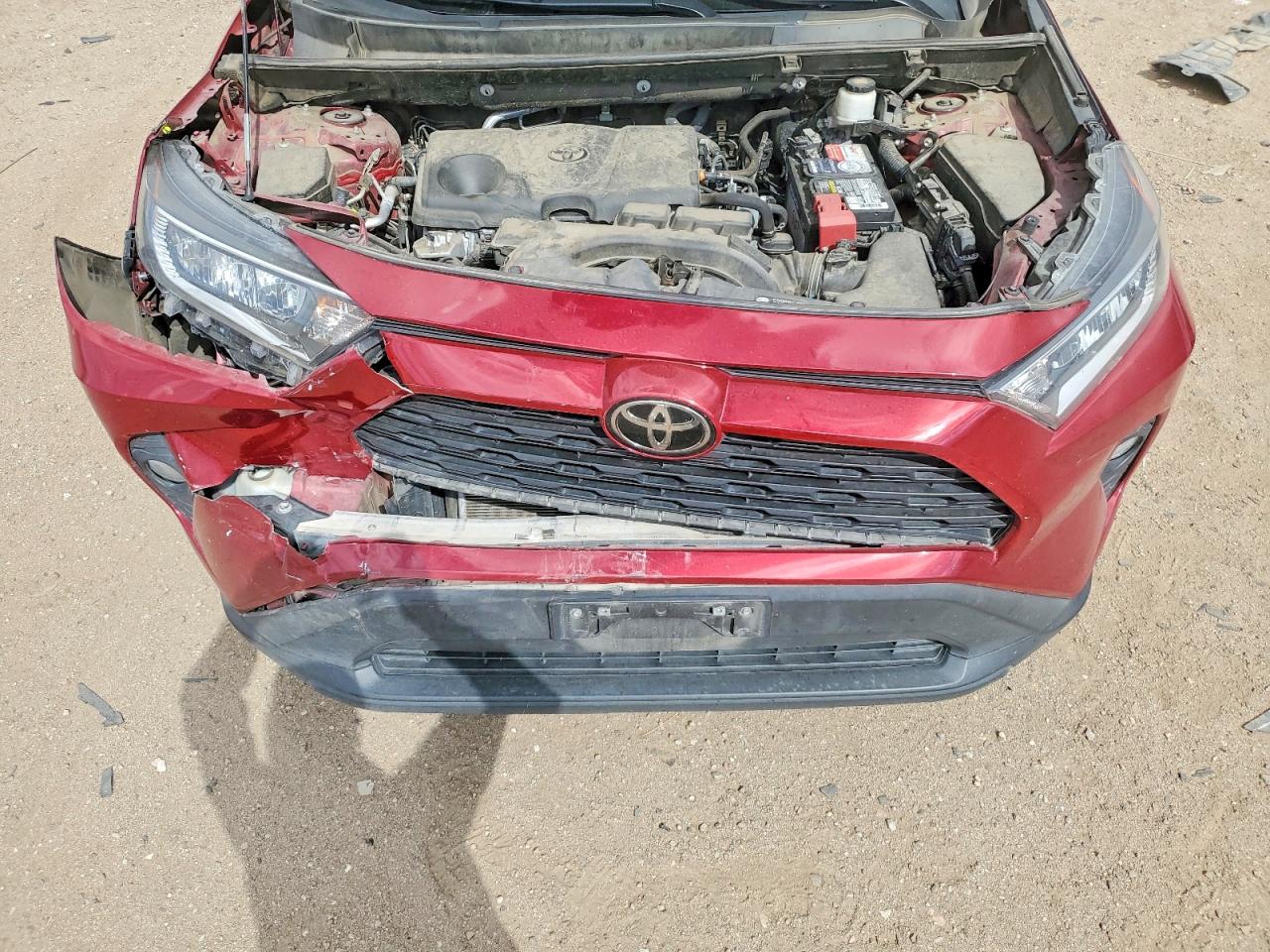2021 TOYOTA RAV4 XLE photo 31