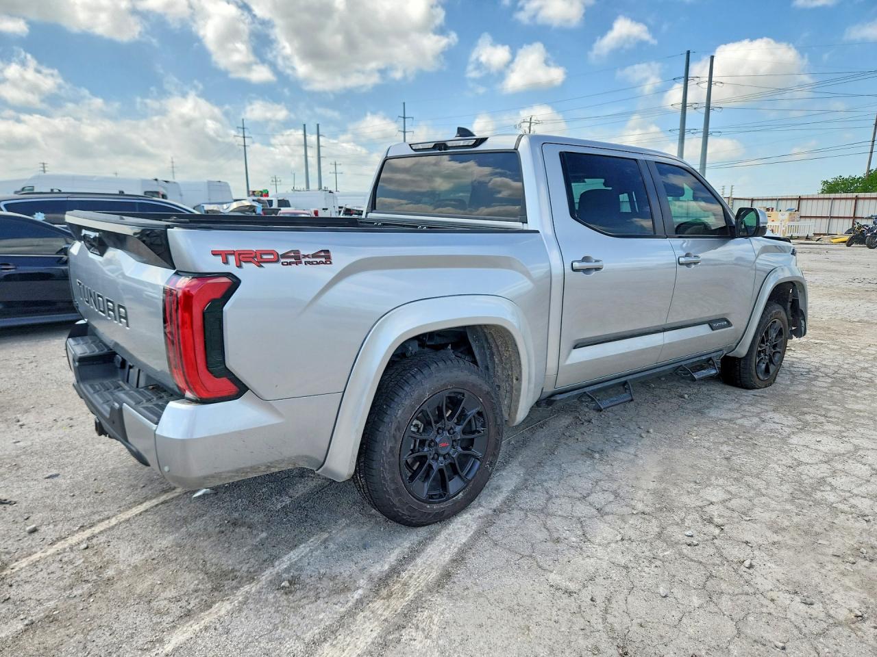 2024 TOYOTA TUNDRA photo 7
