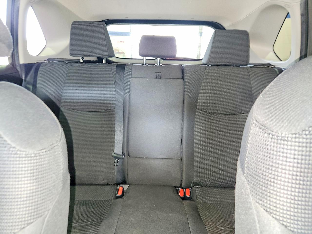 2021 TOYOTA RAV4 LE photo 19