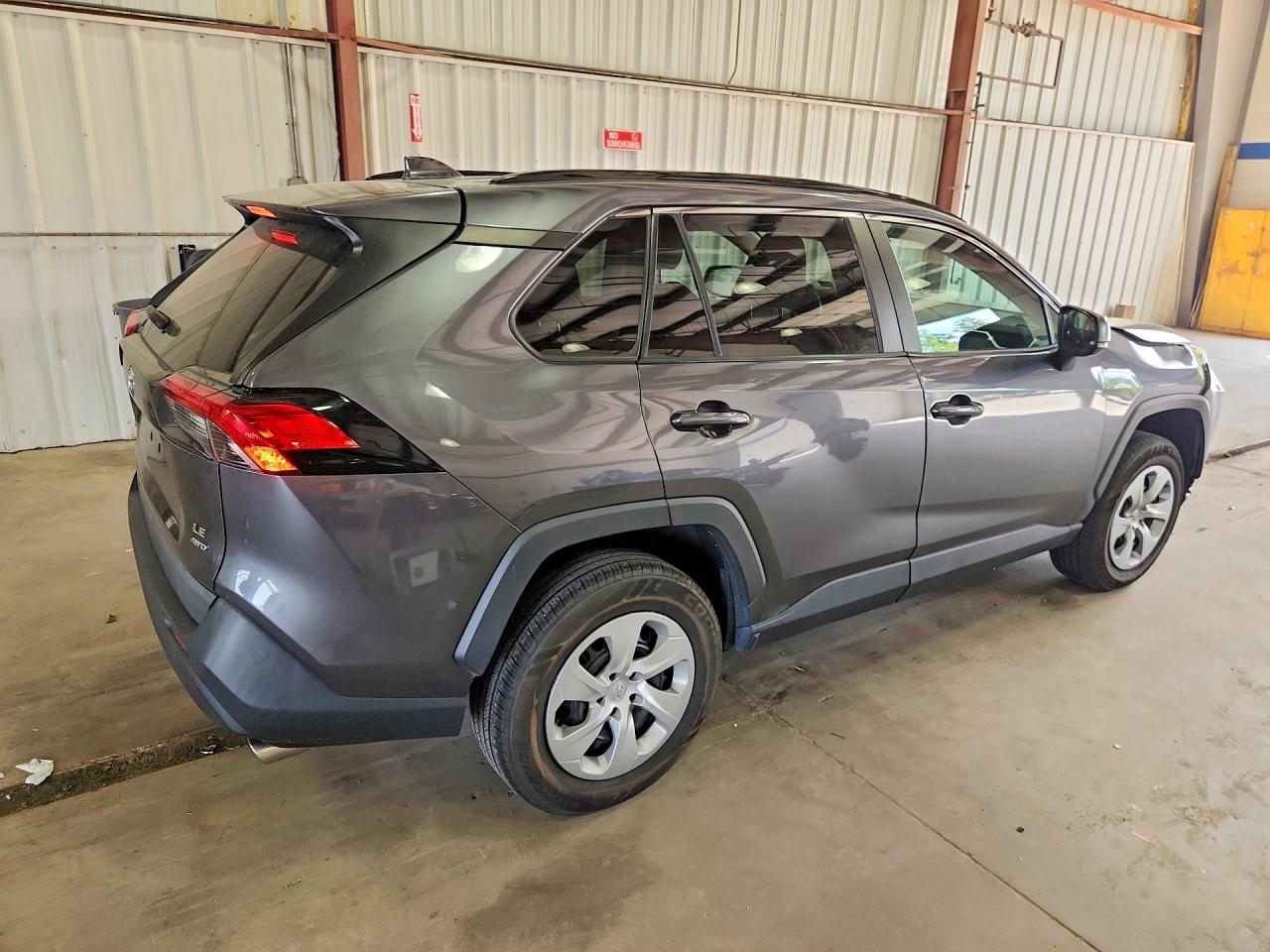 2021 TOYOTA RAV4 LE photo 5