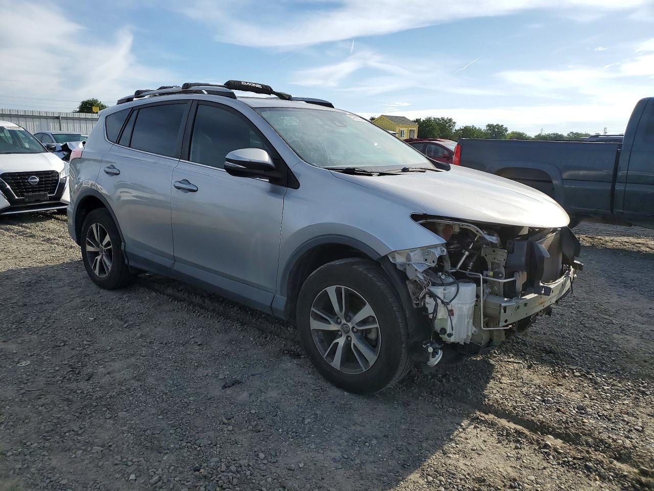 2017 TOYOTA RAV4 XLE photo 7