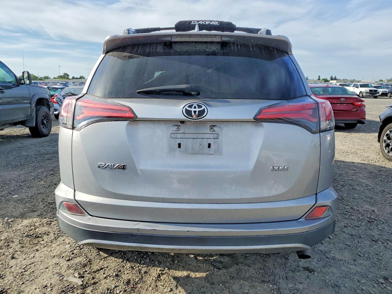 2017 TOYOTA RAV4 XLE photo 11