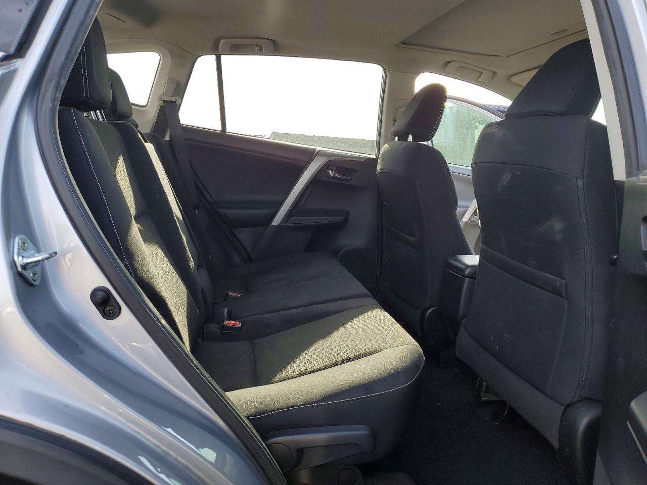 2017 TOYOTA RAV4 XLE photo 21