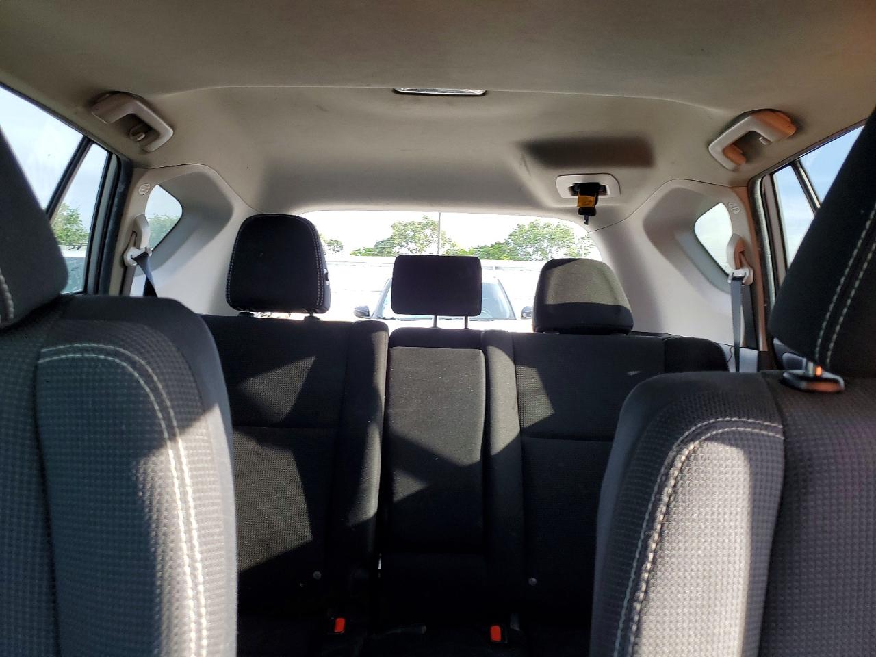 2017 TOYOTA RAV4 XLE photo 19