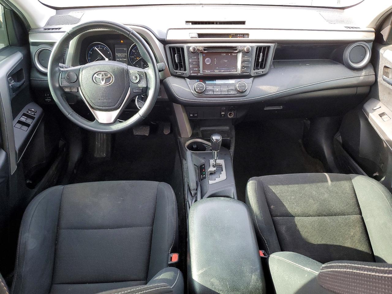 2017 TOYOTA RAV4 XLE photo 15