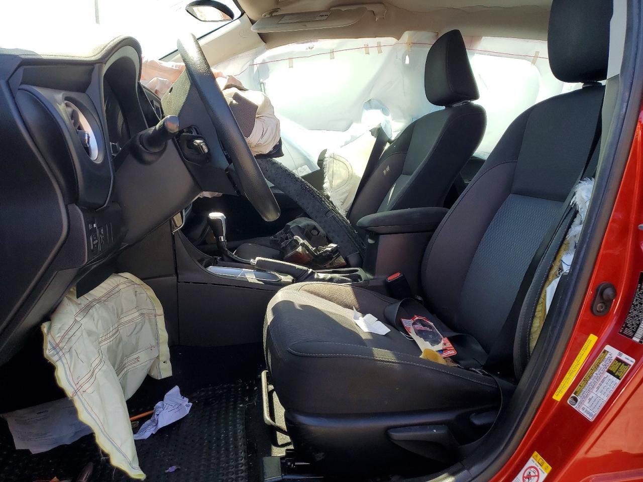 2019 TOYOTA COROLLA LE photo 13