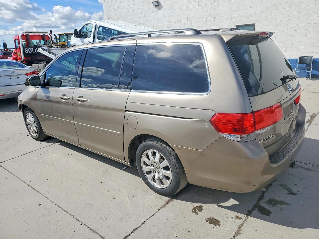 2010 HONDA ODYSSEY EXL photo 3