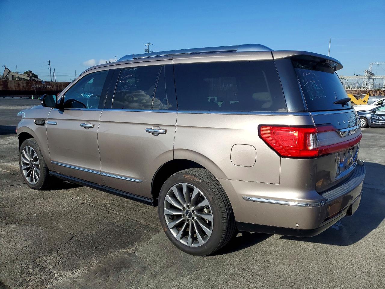 2019 LINCOLN NAVIGATOR SELECT photo 2