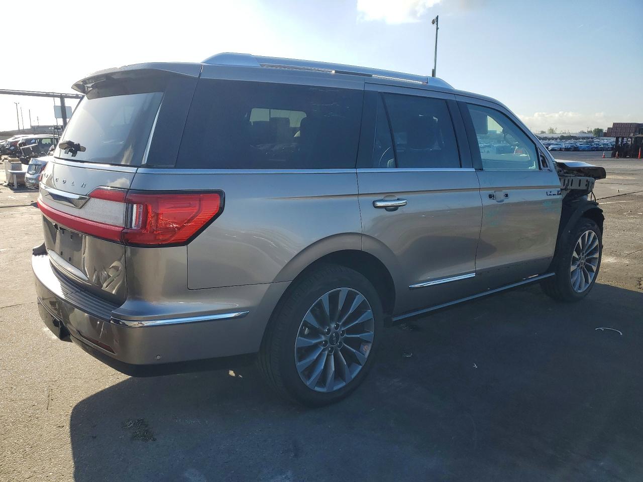 2019 LINCOLN NAVIGATOR SELECT photo 3