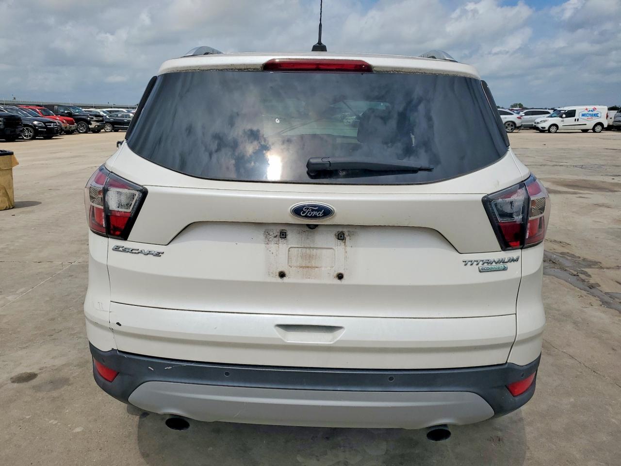 2017 FORD ESCAPE TITANIUM photo 16