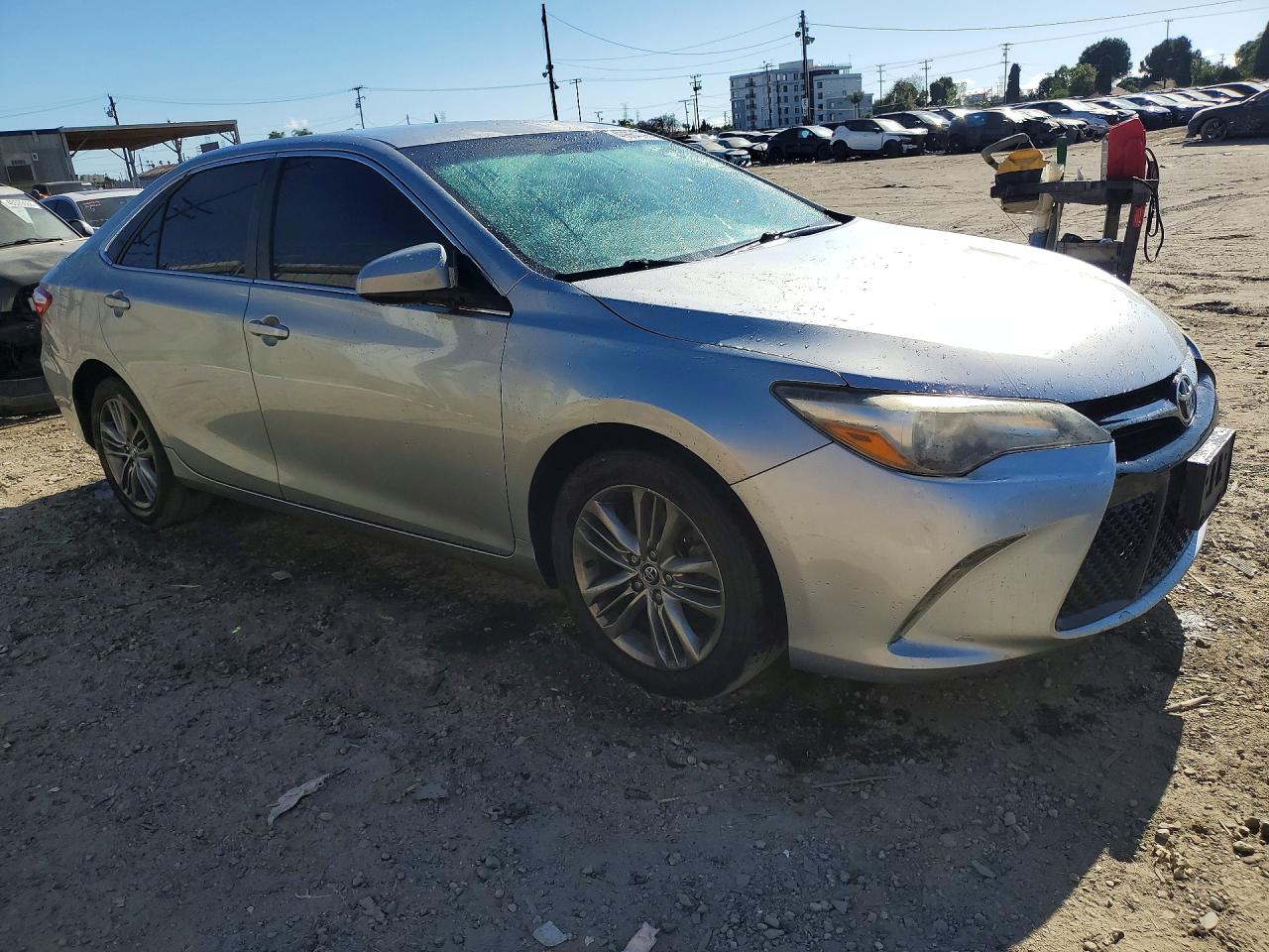 2015 TOYOTA CAMRY SE photo 4