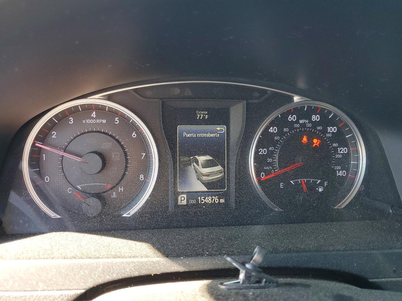 2015 TOYOTA CAMRY SE photo 9