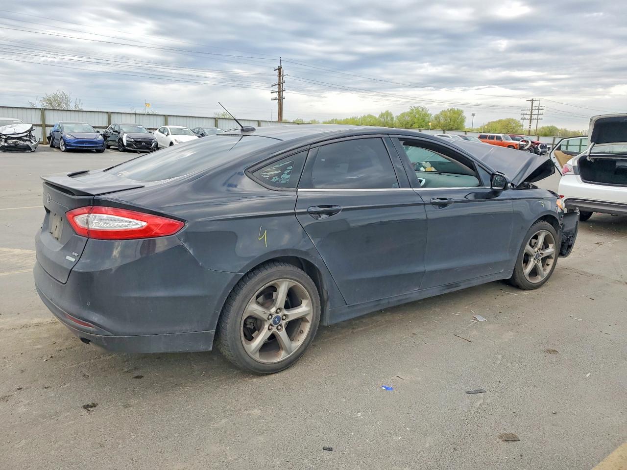 2013 FORD FUSION SE photo 3