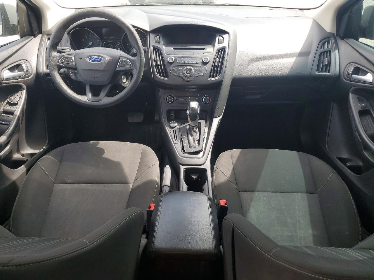 2015 FORD FOCUS SE photo 15