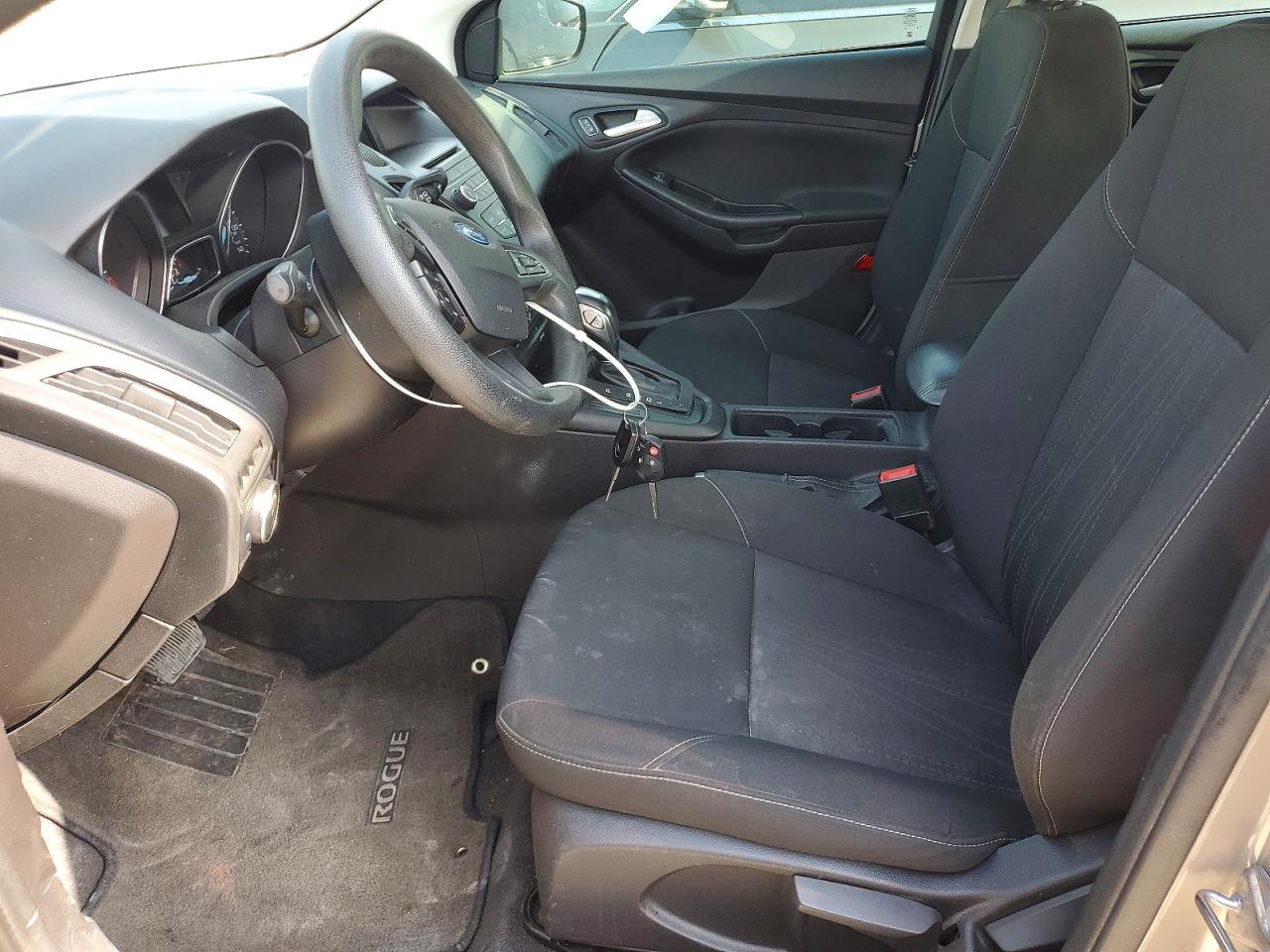 2015 FORD FOCUS SE photo 13