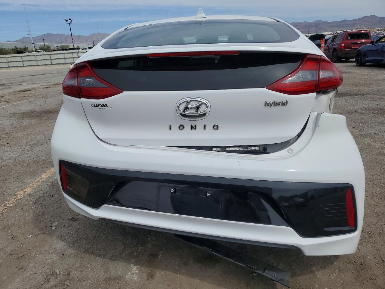 2019 HYUNDAI IONIQ SEL photo 6