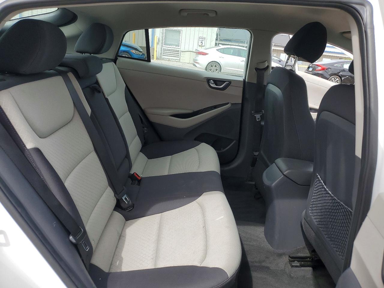2019 HYUNDAI IONIQ SEL photo 10