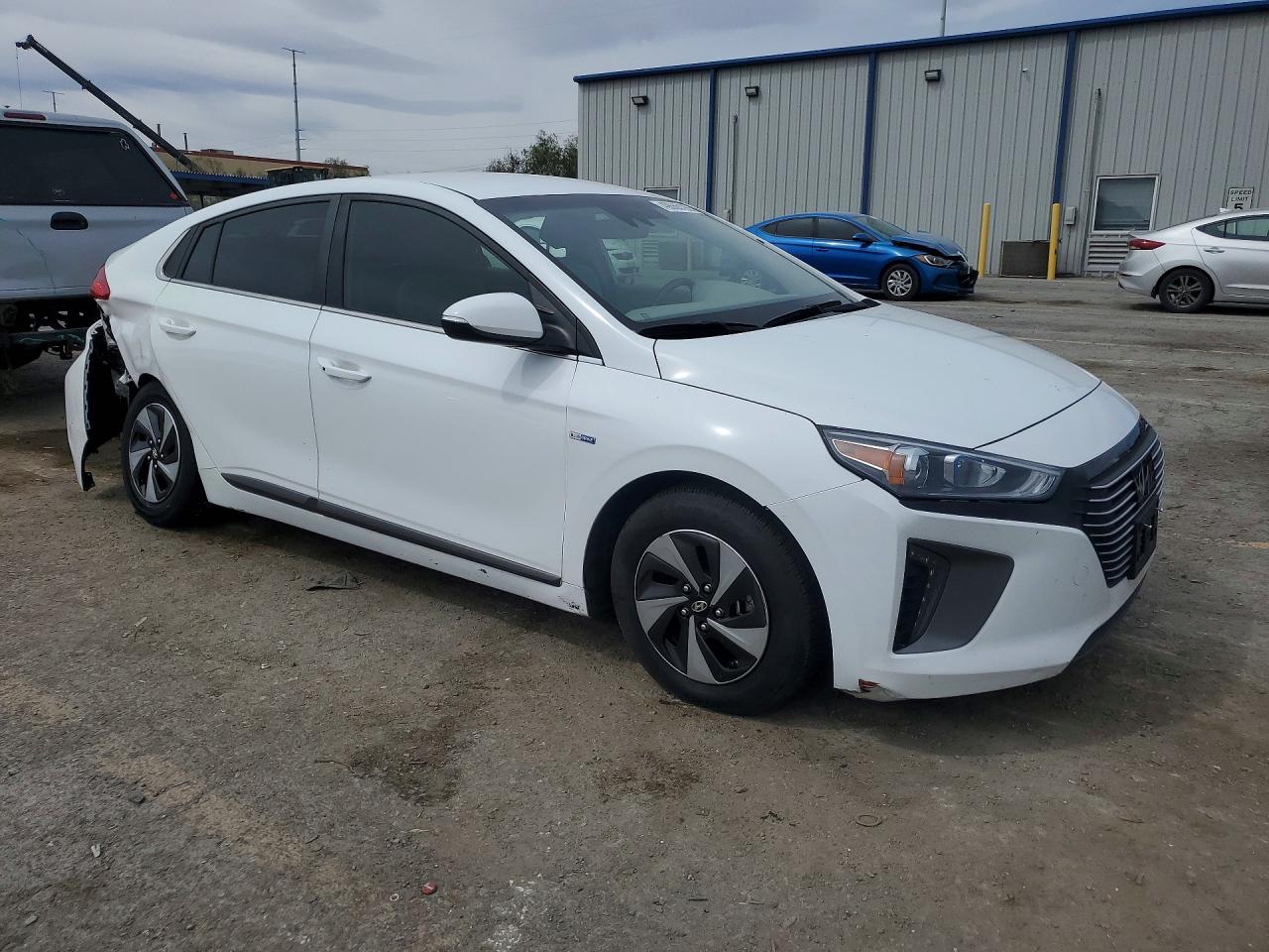 2019 HYUNDAI IONIQ SEL photo 4