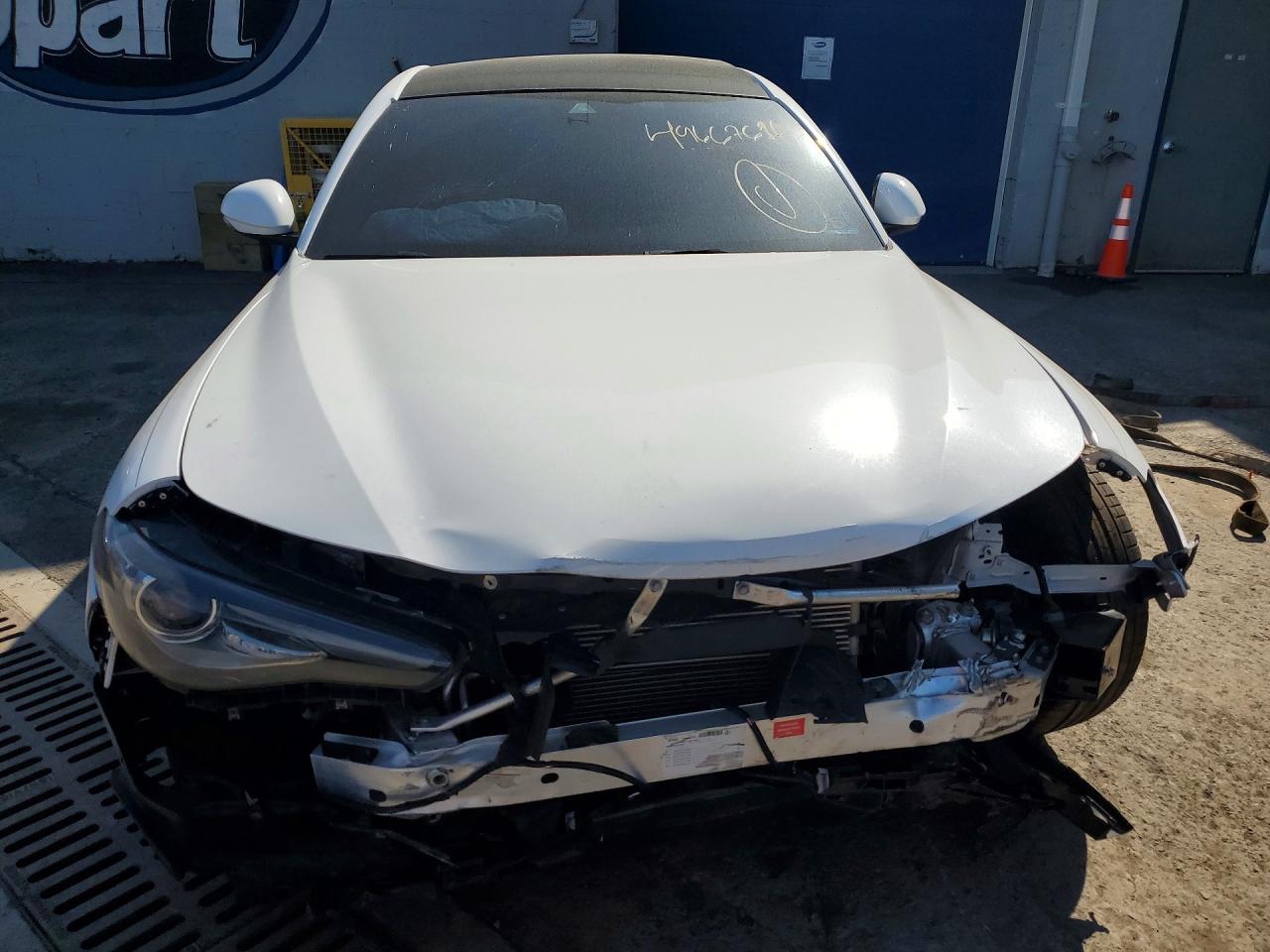 2020 ALFA ROMEO GIULIA TI photo 9