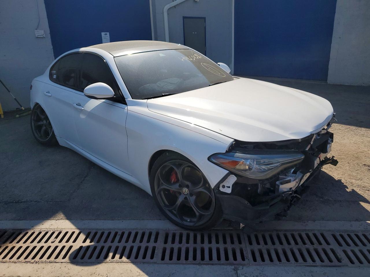 2020 ALFA ROMEO GIULIA TI photo 7