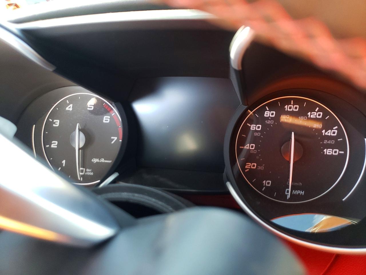 2020 ALFA ROMEO GIULIA TI photo 17