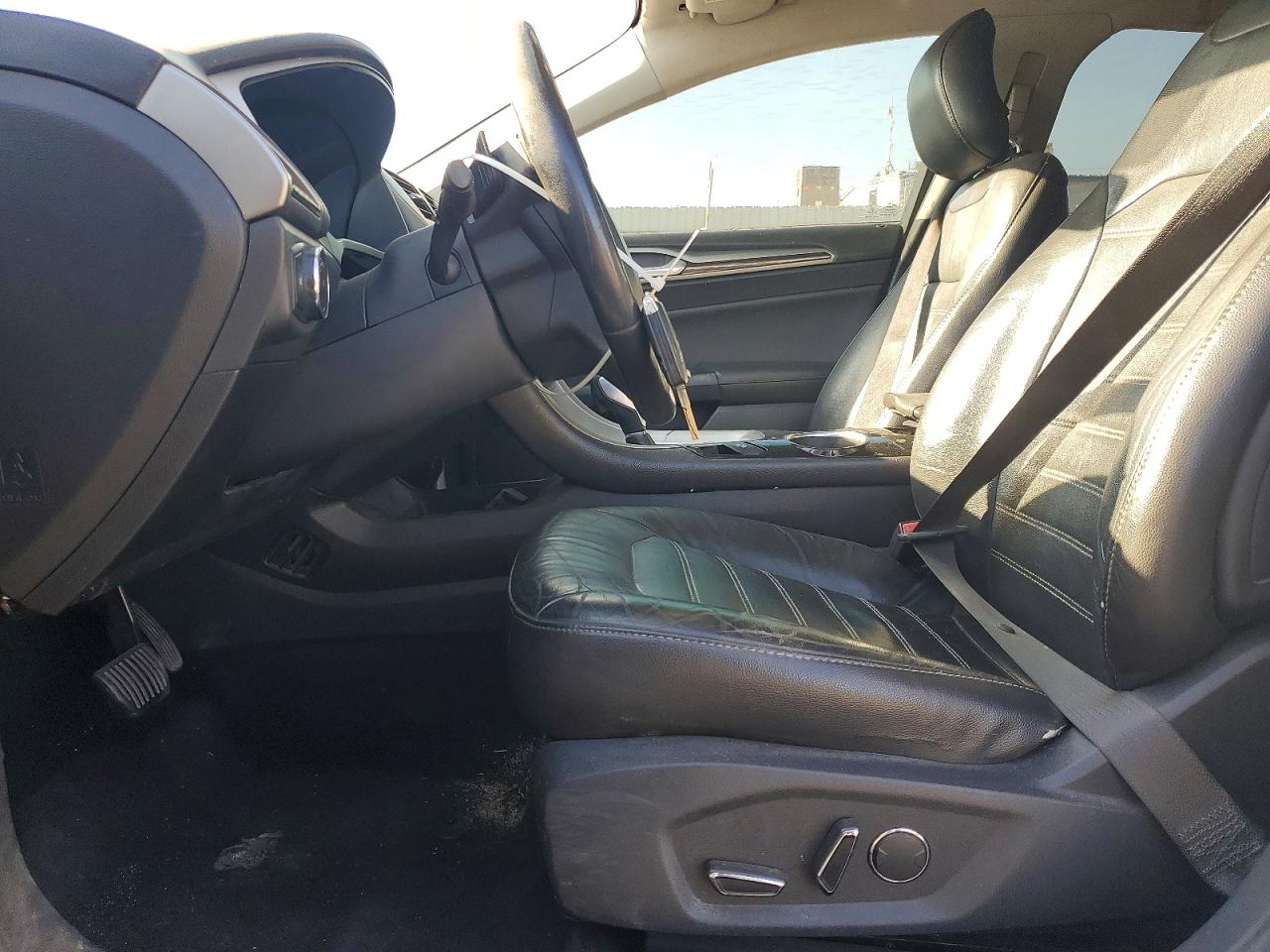 2013 FORD FUSION SE photo 13