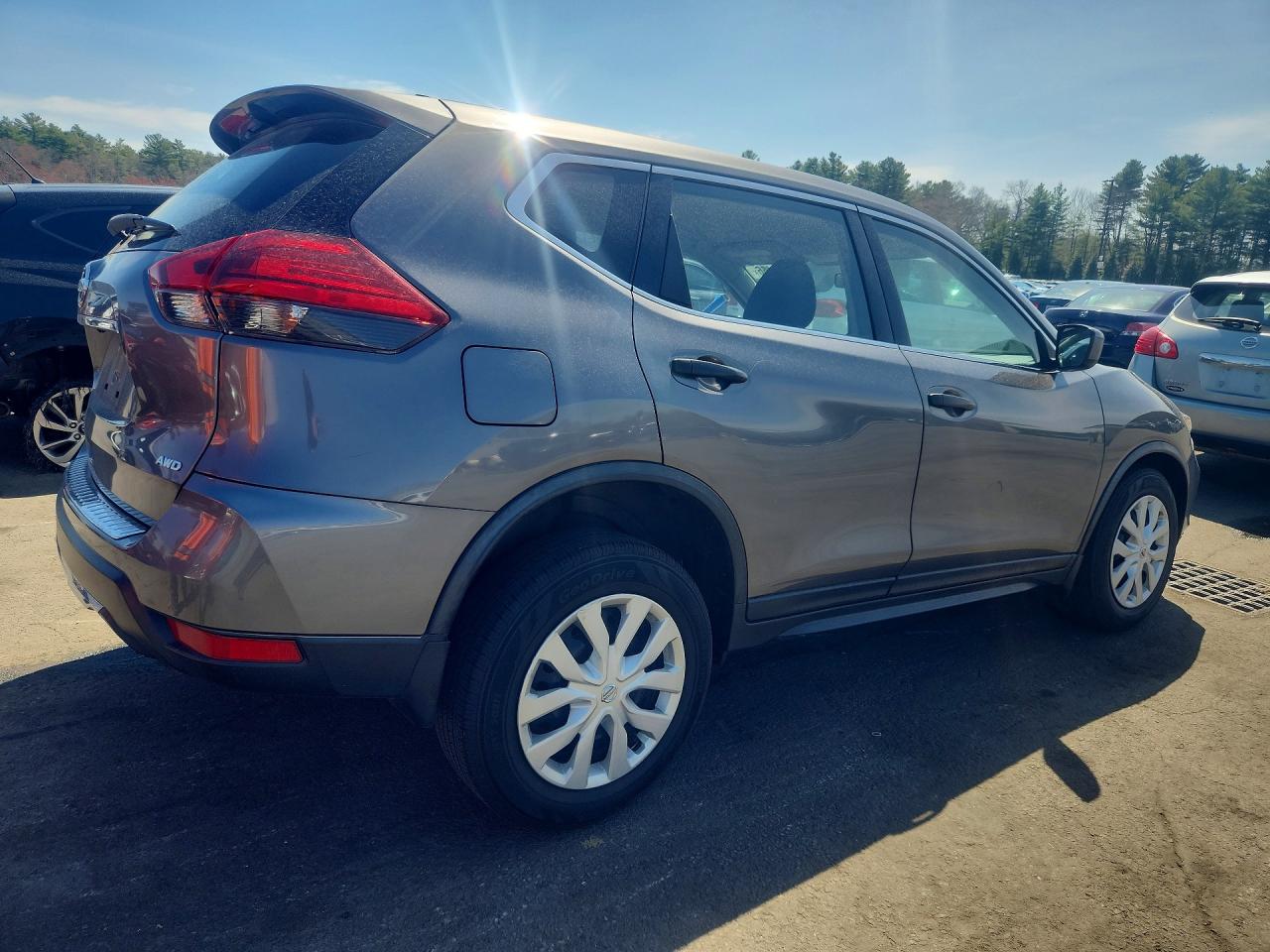 2017 NISSAN ROGUE S photo 5